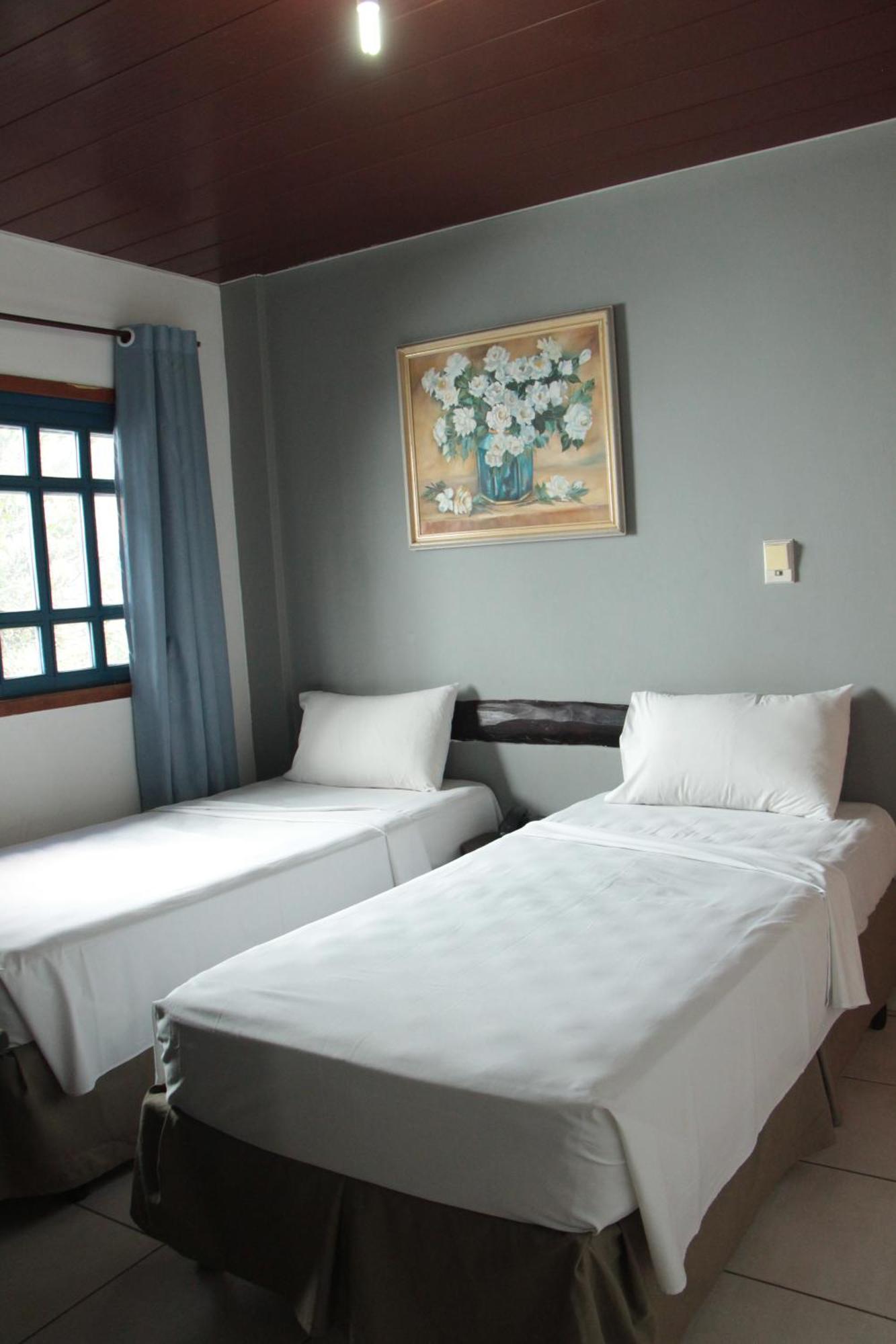 Cr Bueno - Antigo Serras De Goyaz Hotel